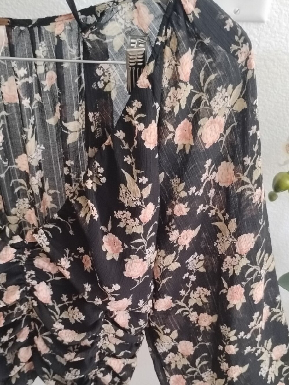 Free People Black Blush Floral Ruched Long-Sleeve Crop Top - Picture 7 of 12
